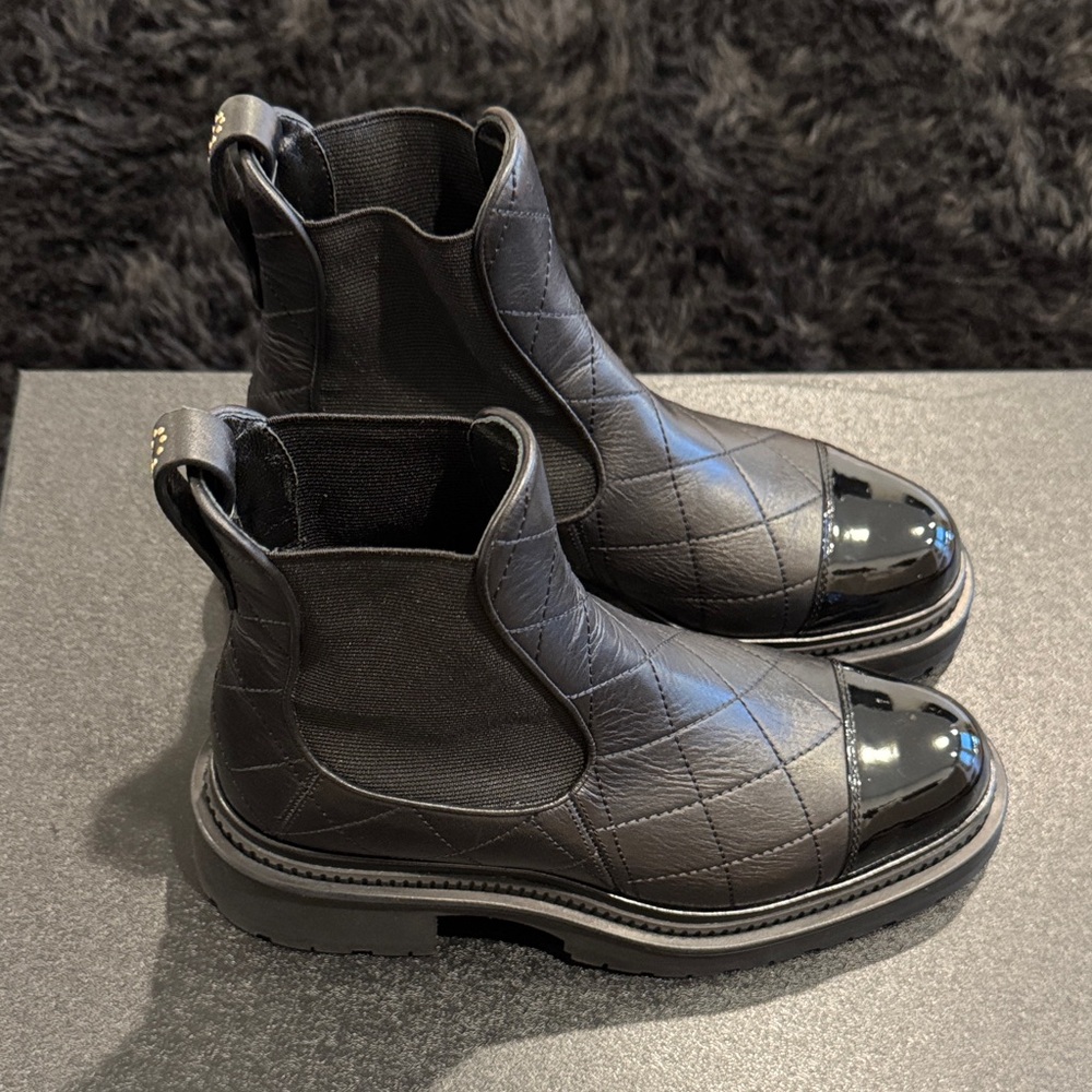 CHANEL Women's Quilted Black and Gray Ankle Boots - Picture 7 of 8